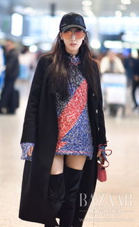 小包配大衣法力無(wú)邊，給你最萌比例差