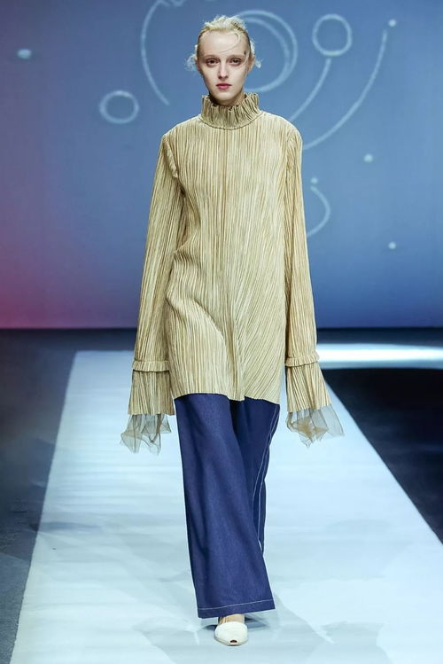 本土?xí)r裝周 服裝產(chǎn)業(yè)的文化引擎與商業(yè)價(jià)值